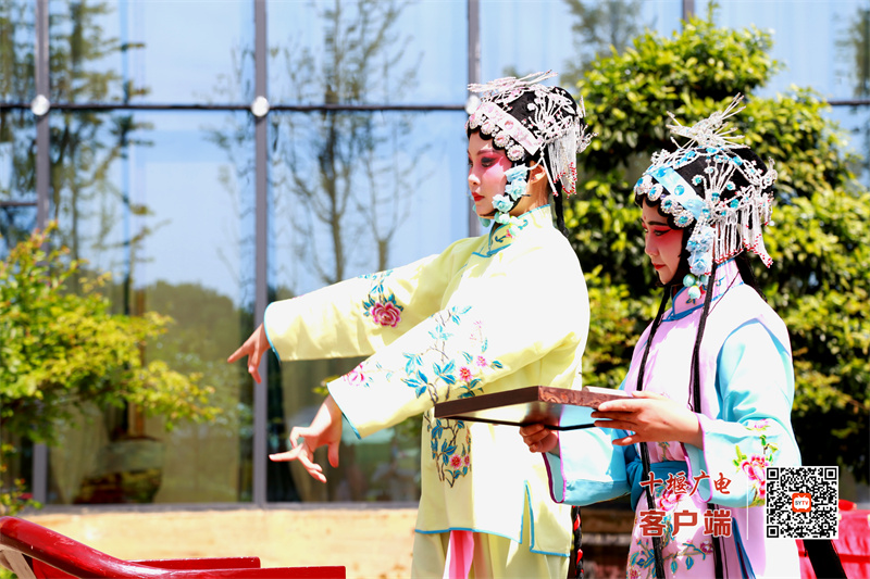 國(guó)家非遺進(jìn)景區(qū)！竹溪夯土小鎮(zhèn)“五一”唱大戲